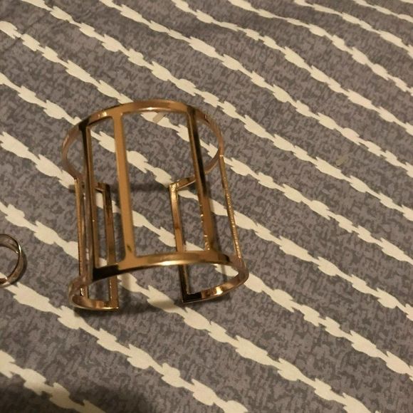 Francesca's Women's Gold Post Dangle Earrings & Fashion Jewelry Cuff Bracelet - Picture 8 of 12